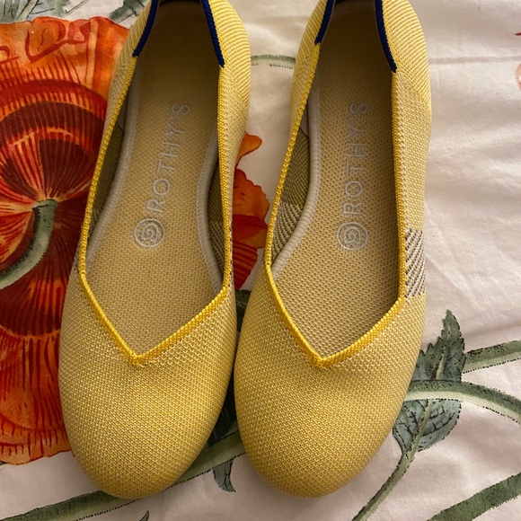 Rothys Yellow Lemon Round Toe Slip On Classic Ballet Flat Womens Size 7.5 - Picture 3 of 7